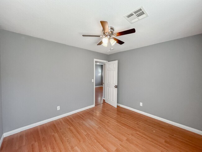Building Photo - **$500 OFF MOVE IN BY 08/07/2026**Charming Two-Story Home In the Heart of Summerlin with Pool