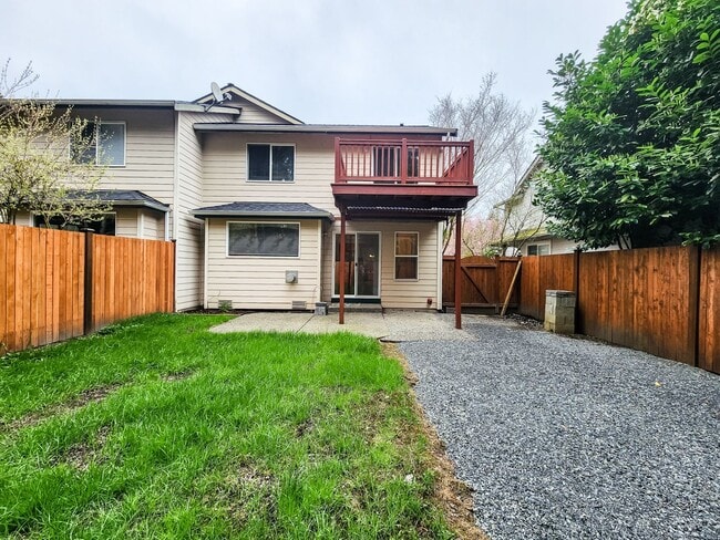 Building Photo - 3-Bedroom Gleneagle Townhome Available Now!