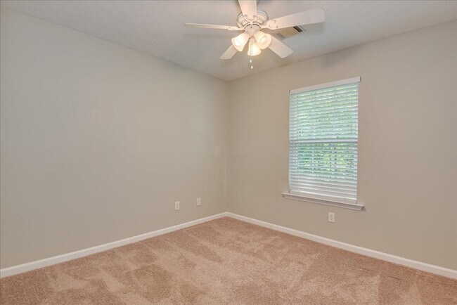 Building Photo - 1021 Mansford Ln