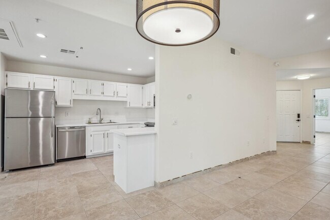 Building Photo - 15050 N Thompson Peak Pkwy