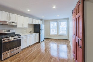 Building Photo - 97 Bridge St