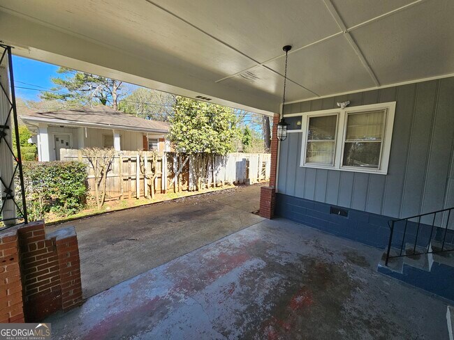 Building Photo - 2654 Plantation Dr