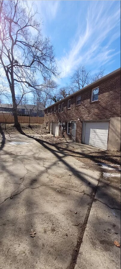 Building Photo - 6001 W Richards Dr