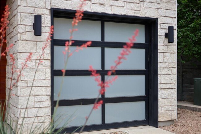 Building Photo - 108 Tillery St