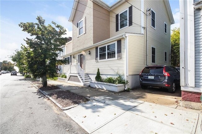 Primary Photo - **Providence/ Eastside Fox Point - 2 bed 2...