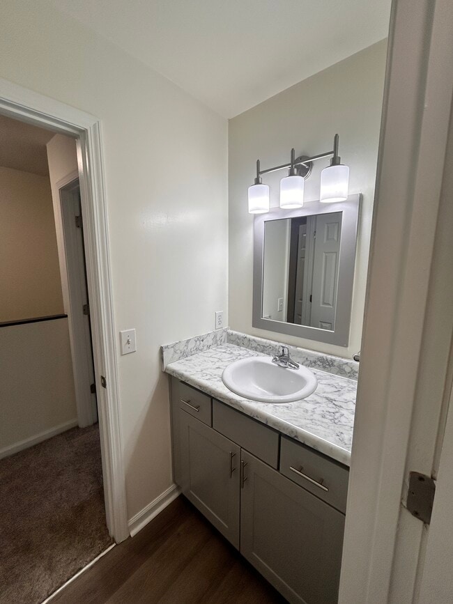 Building Photo - 1012 Fords Pointe Cir