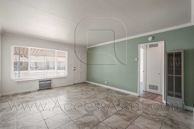 Building Photo - Spacious 2 Beds/2 Bath Home In Highly Desi...