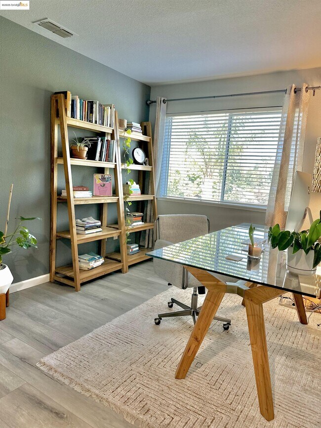 Building Photo - 4519 Twin Creeks Ct