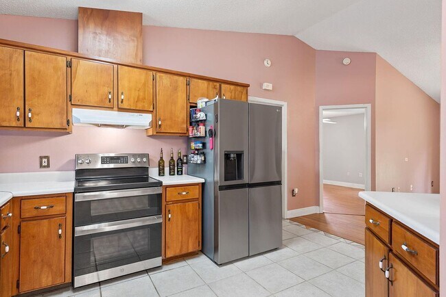 Building Photo - 5163 Jolene Cir
