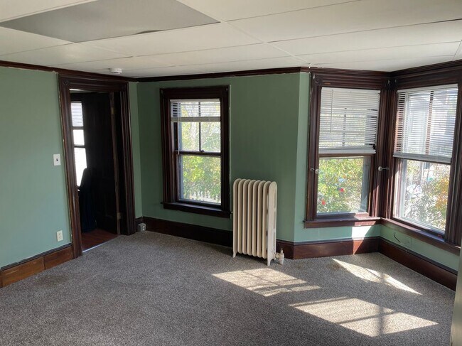 Building Photo - 15 Pleasant St