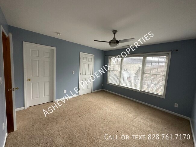 Building Photo - 90 Rotunda Cir