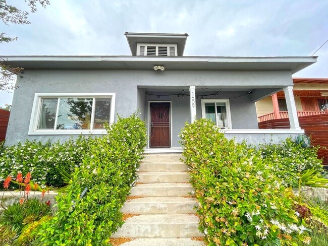 Building Photo - Gorgeous Upgraded Home In Glassell Park Area