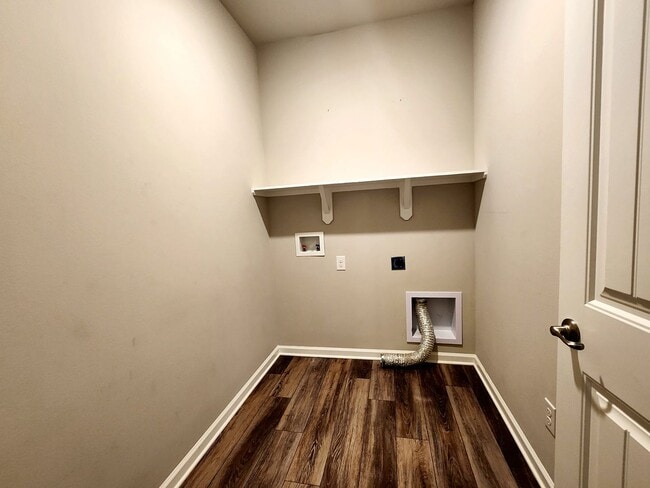 Building Photo - For Rent – 4 Bedroom, 2 Bathroom Home in W...