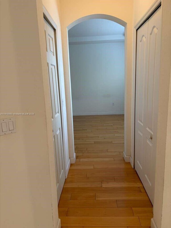 Building Photo - 8666 NW 114th Ave