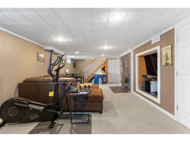 Building Photo - Great Home on 1/3 Acre