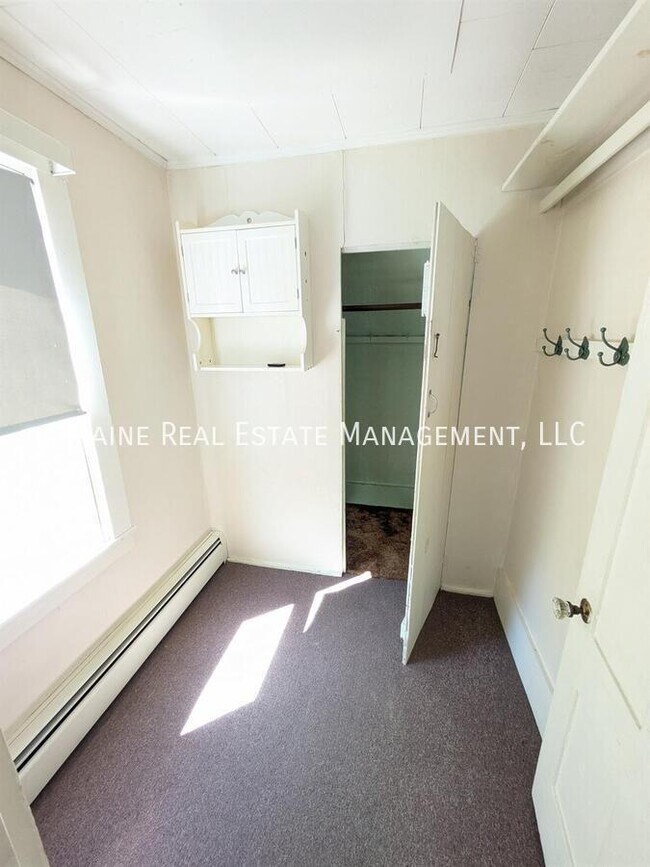 Building Photo - 15 Elm St