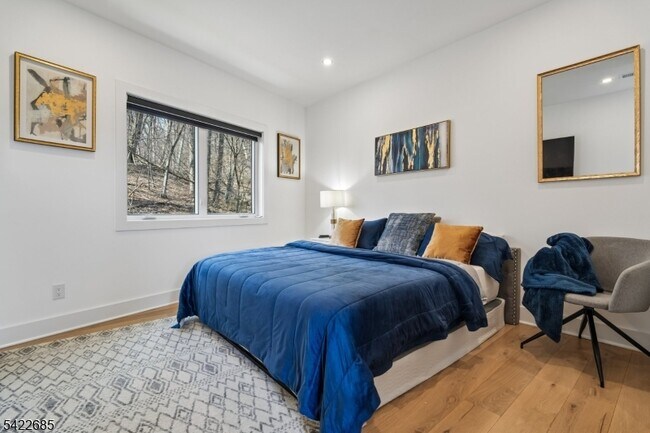 Building Photo - 301 Kingsland Rd