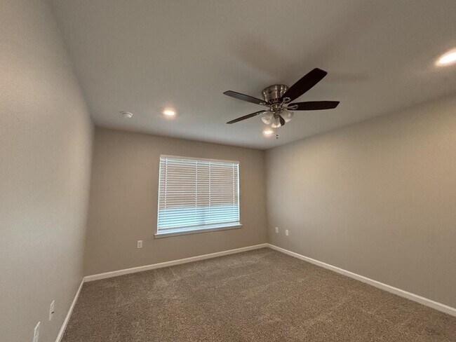Building Photo - 6359 Bellavia Ln