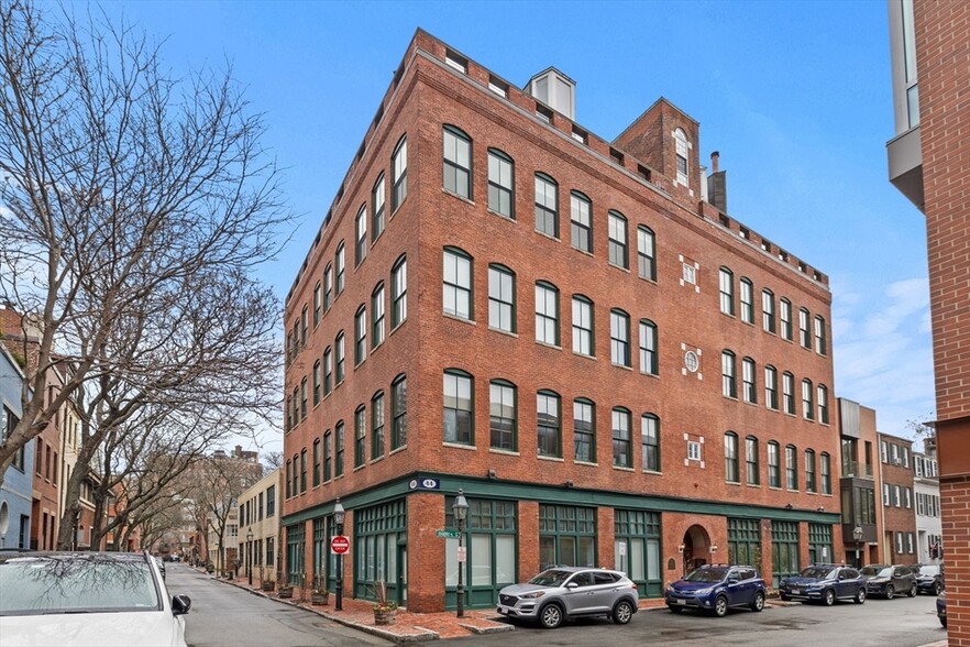 Building Photo - 6 Edgerly Pl