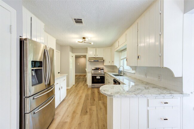 Building Photo - 3402 Gannett St