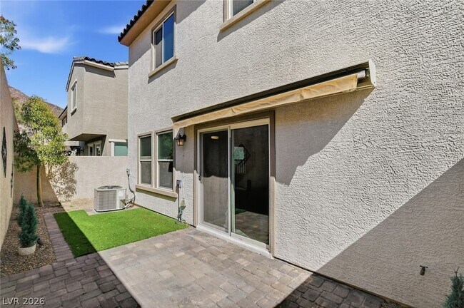 Building Photo - 305 Quail Dove Ave