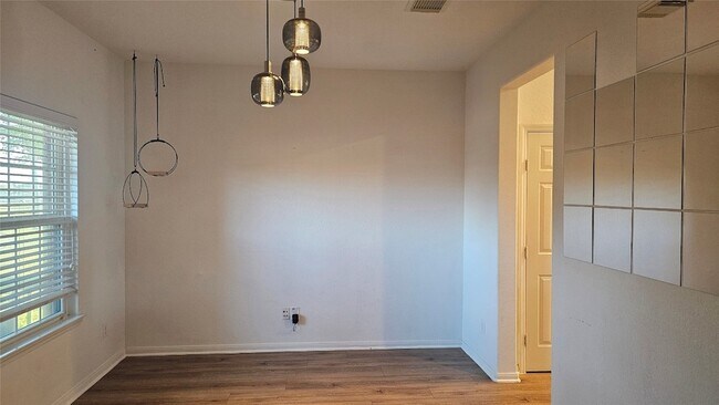 Building Photo - 9407 Herons Grove Ln