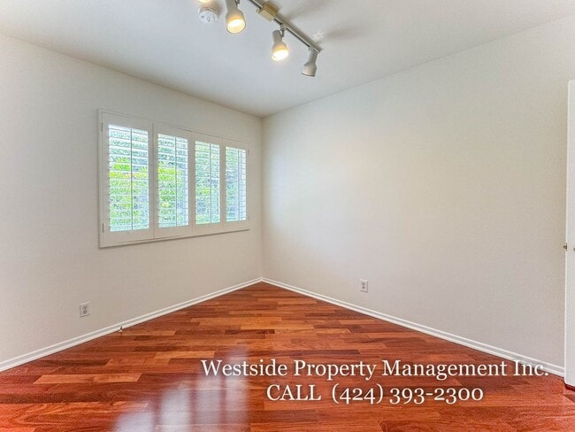 Building Photo - 16951 Ivadel Pl