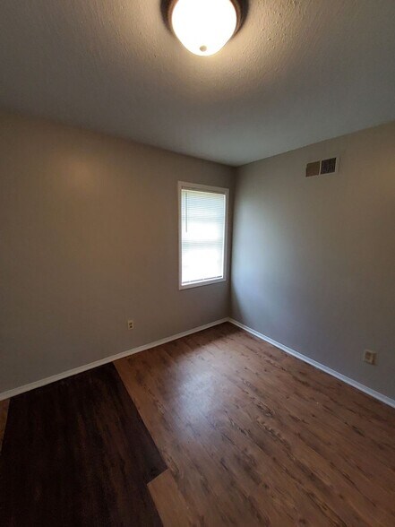 Building Photo - 591 Brockwood Ave