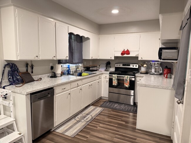 Building Photo - 507 Birchwood Ct