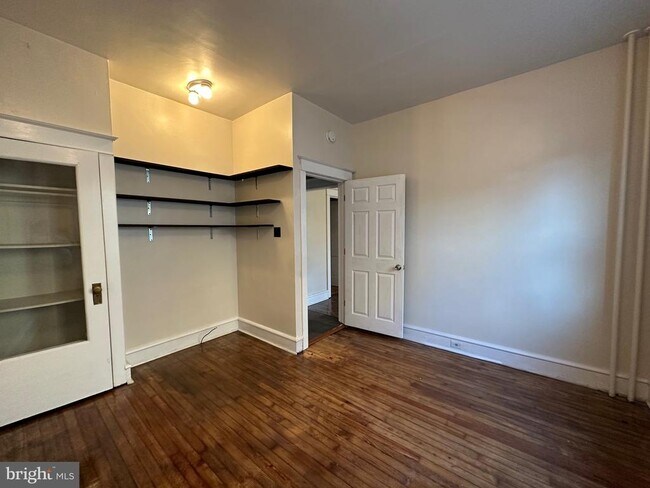 Building Photo - 451 Main St