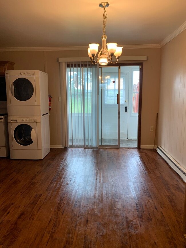 Building Photo - Available June 1st | 2 Bedroom Townhouse