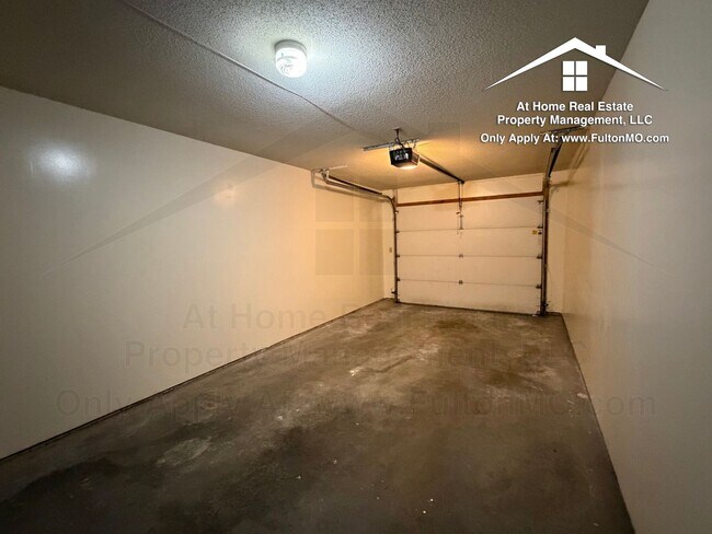 Building Photo - 617 Westview Dr