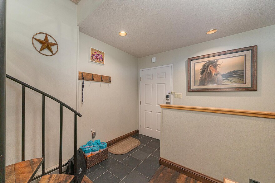 Building Photo - 280 Mahoney Dr