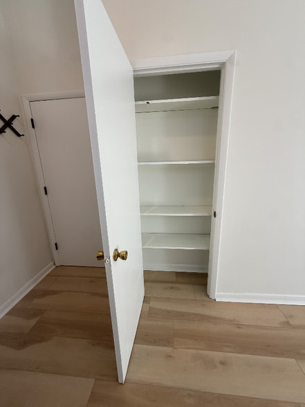 Building Photo - 329 Taylor Ave