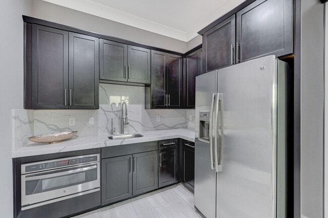 Building Photo - Distinctive Fully Furnished Estate in The Canyons!