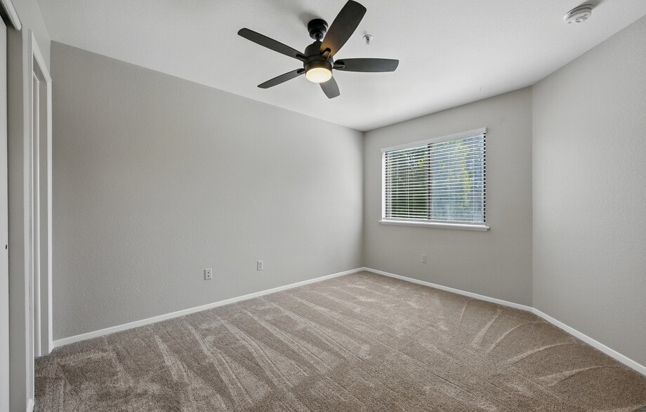 Building Photo - 5530 Stonewall Pl