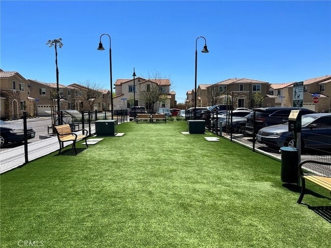 Building Photo - 136 Trellis Ct