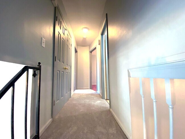 Building Photo - 739 S Germantown Cir
