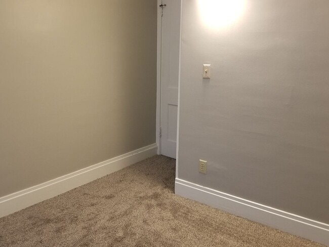 Building Photo - 182 W Euclid Ave