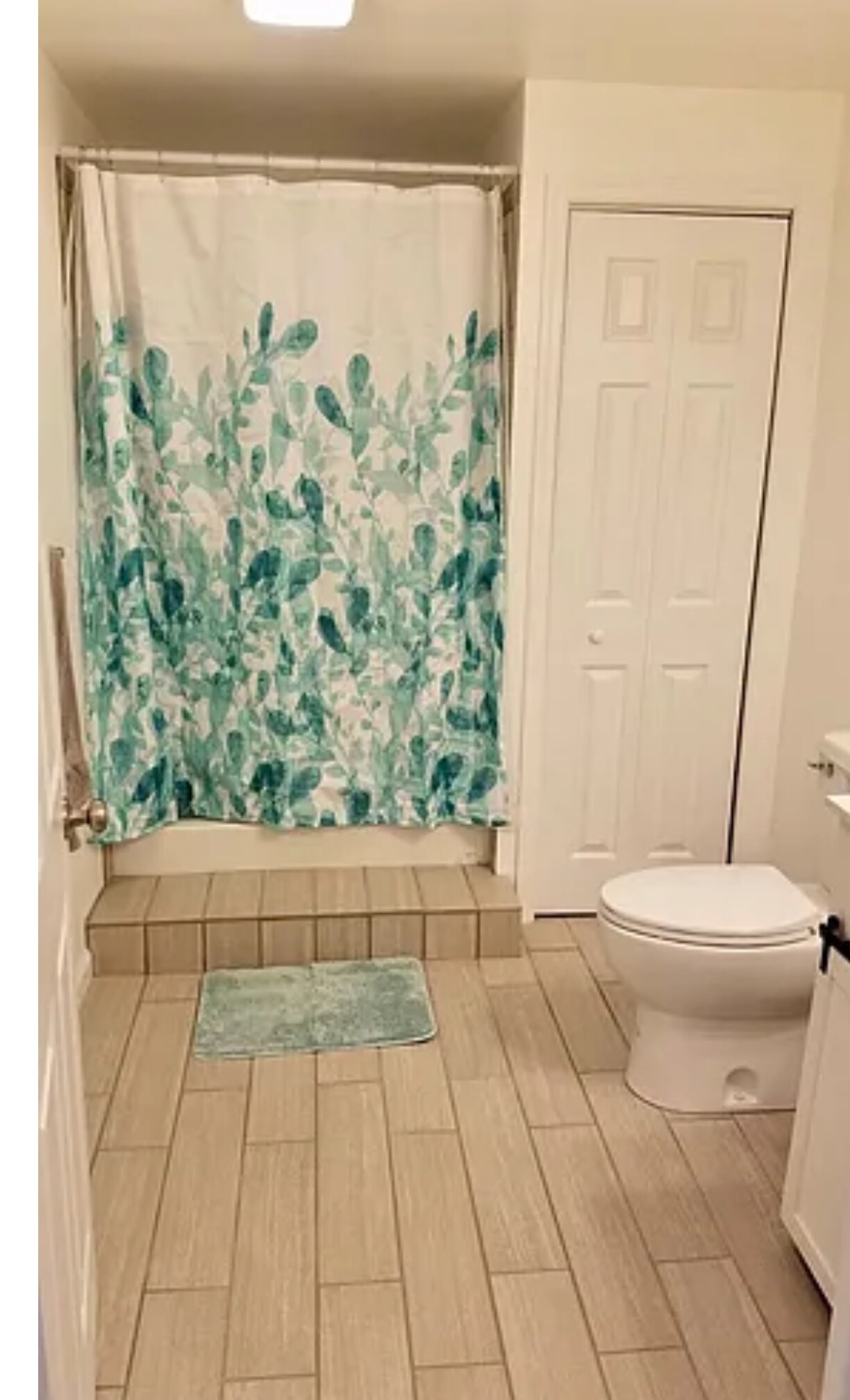 Full bathroom downstairs - 21 Loughberry Rd S