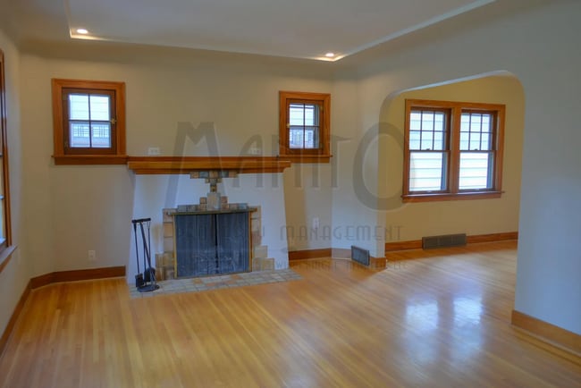 Building Photo - 1714 S Maple Blvd