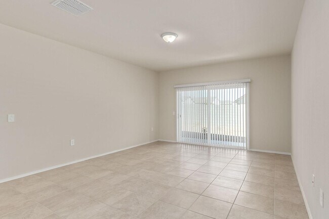 Building Photo - 3905 S 244th Dr