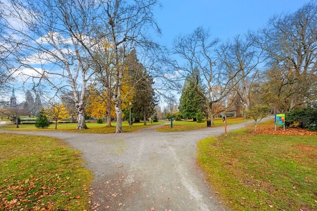 Building Photo - 511 S G St