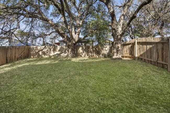 Building Photo - 2110 Nogales Trail