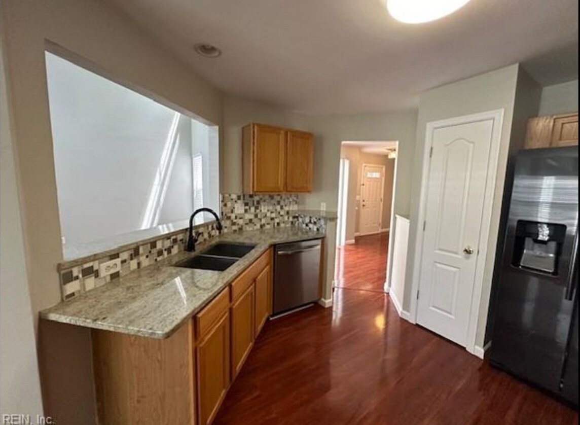 Building Photo - 4404 Glen Ellert Ct