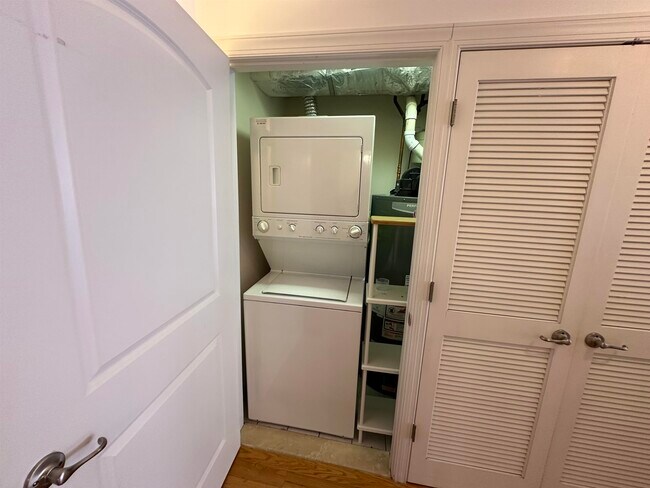 Building Photo - 124 68th St