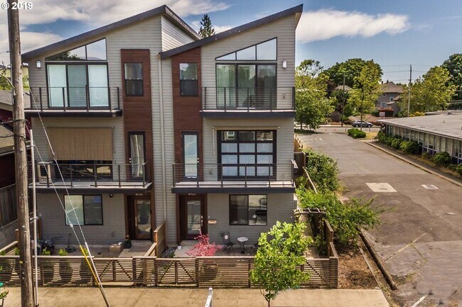 Building Photo - 4932 N Haight Ave