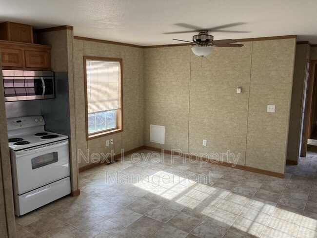 Building Photo - 2115 U.S. Hwy 2 E