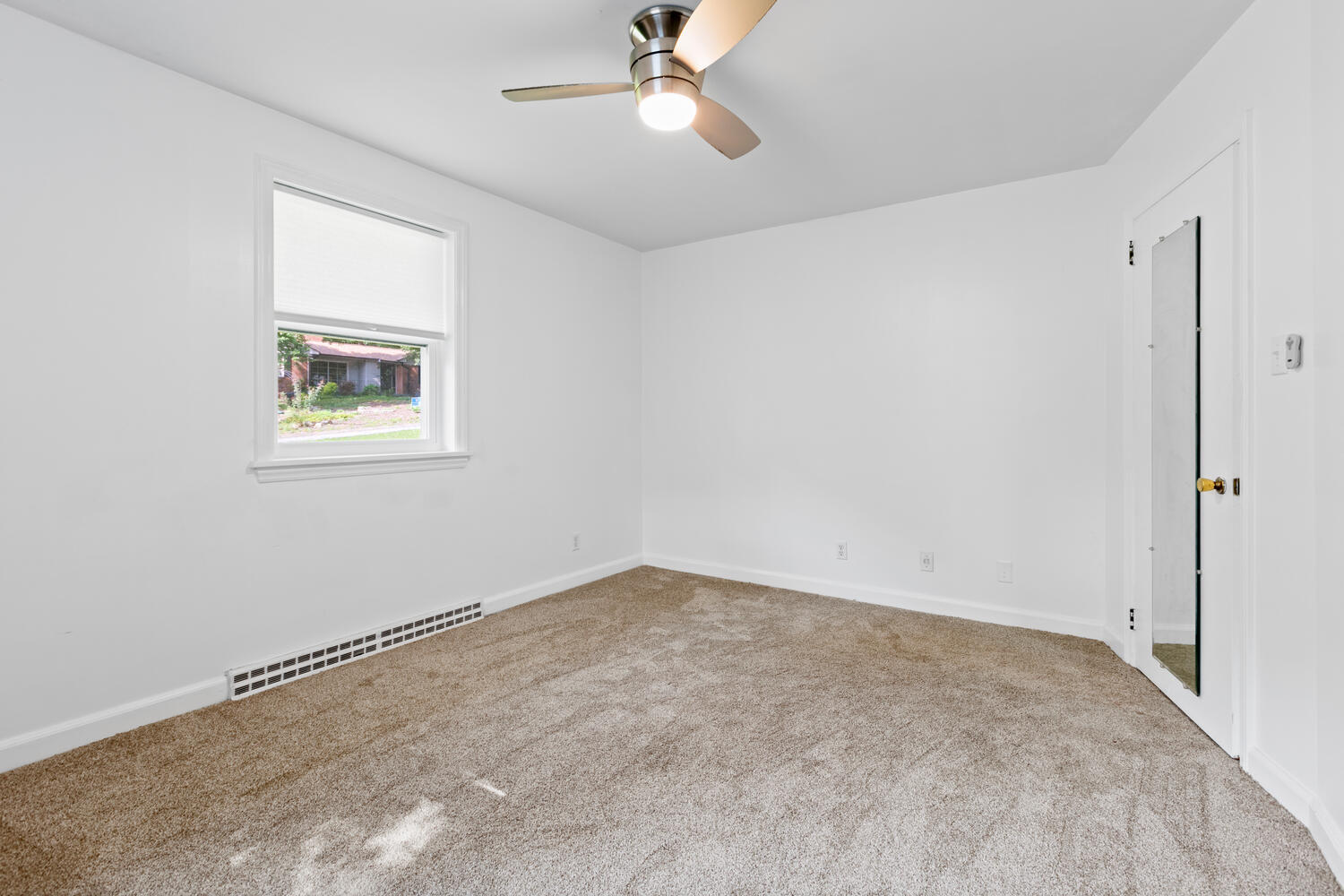 Building Photo - 68 Wilshire Dr