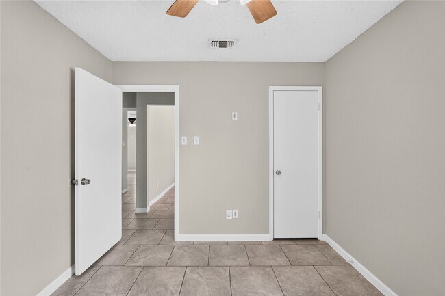 Building Photo - 3922 Pintan Ln